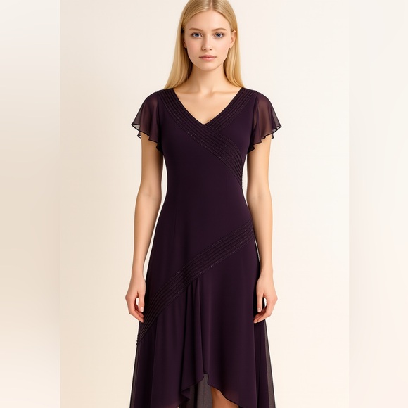 Adrianna Papell Dresses & Skirts - Adrianna Papell Plum Formal Dress. Ladies Size 4